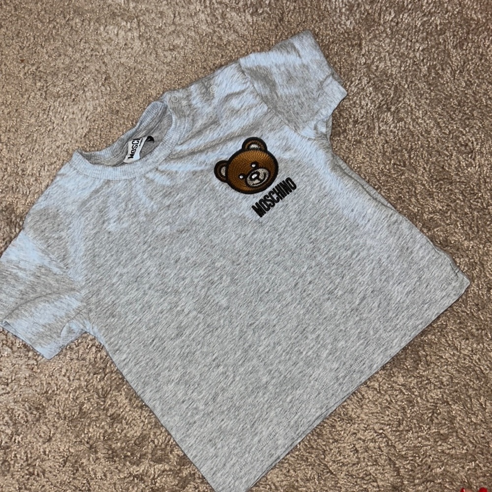 Moschino tee shirt